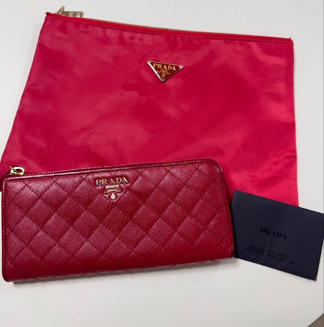 프라다 퀼팅 장지갑 레드 + 더스트백 / 프라다 지갑 상품이미지1