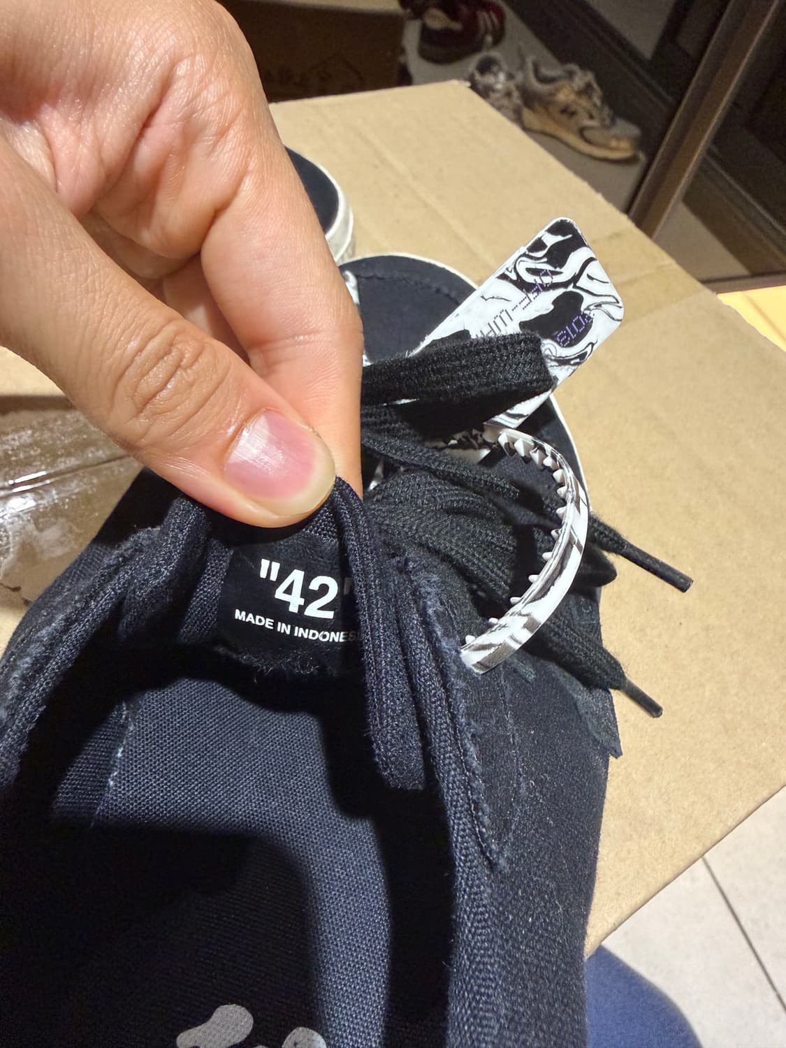 오프화이트 스니커즈 상품이미지3