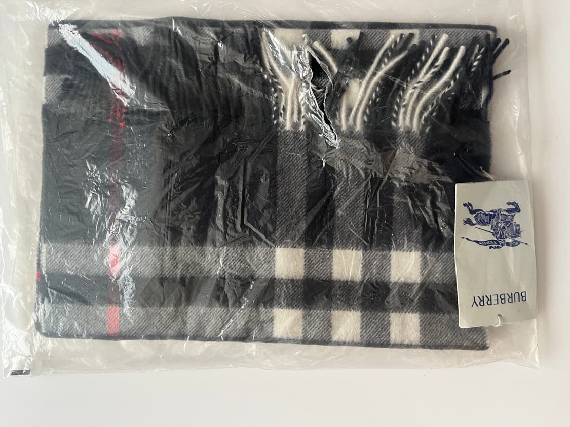 버버리 자이언트 체크 캐시미어 머플러 목도리 네이비 미개봉 새상품 상품이미지4