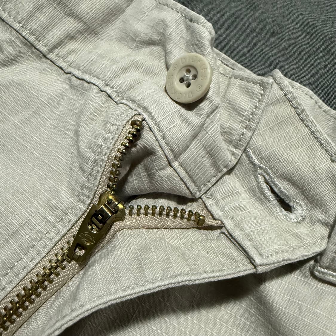 Relaxed Fit Ripstop Cargo Shorts 상품이미지3