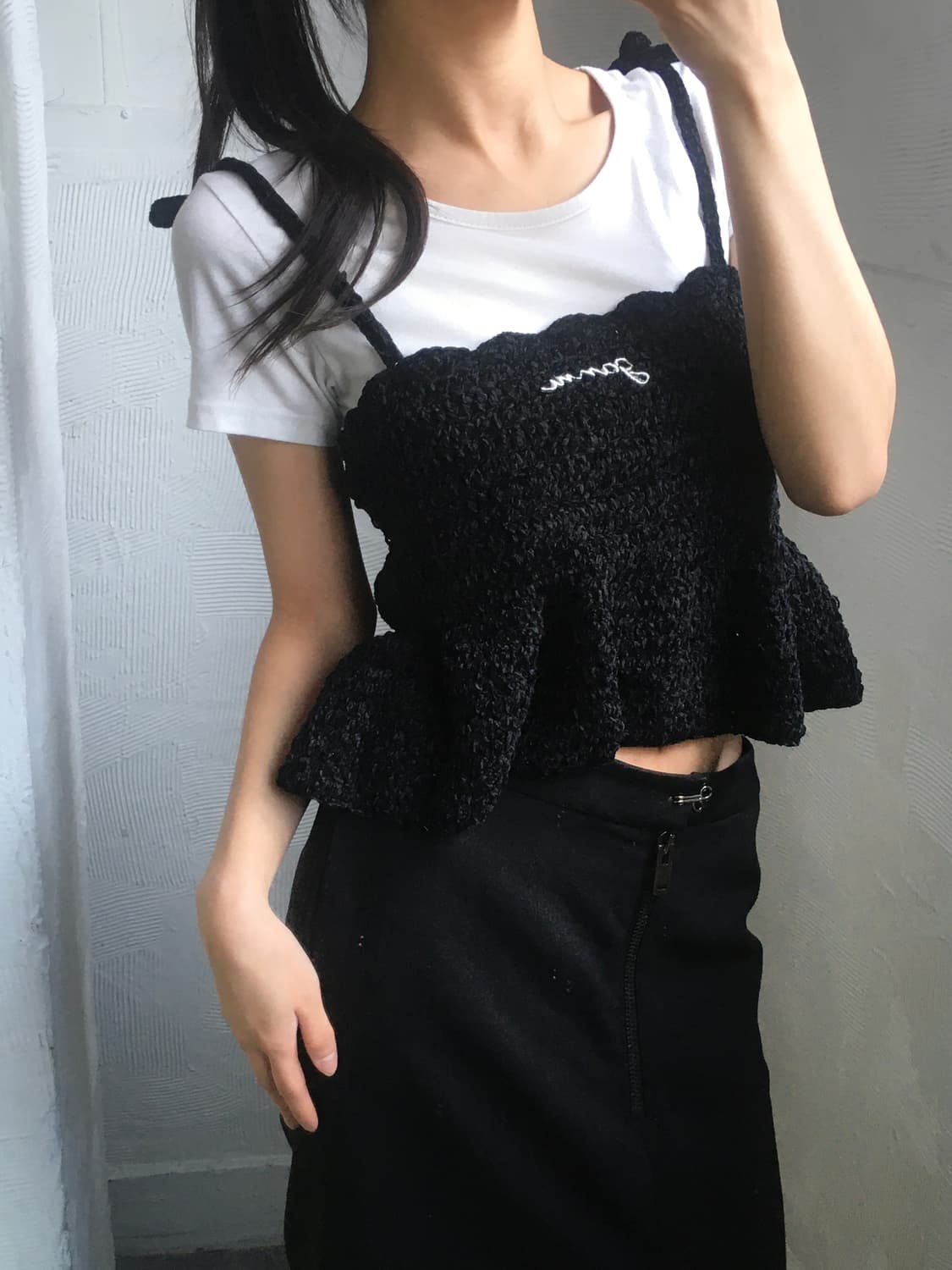 GANNI 가니 블랙 벨벳 크로쉐 스트랩 탑 상품이미지3