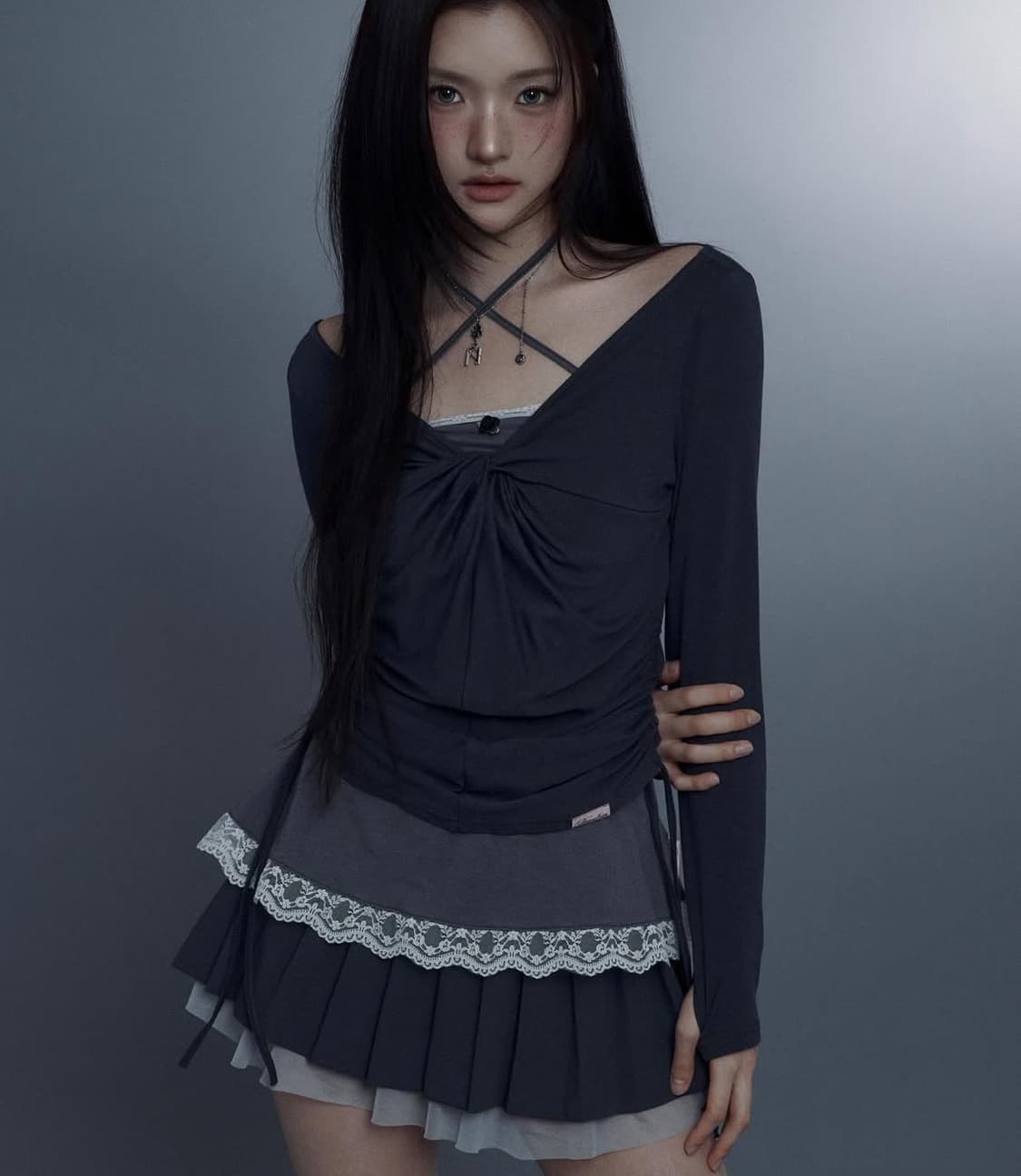 뉴얼린 소라 레이스 튜브탑 슬리브리스 챠콜 상품이미지2