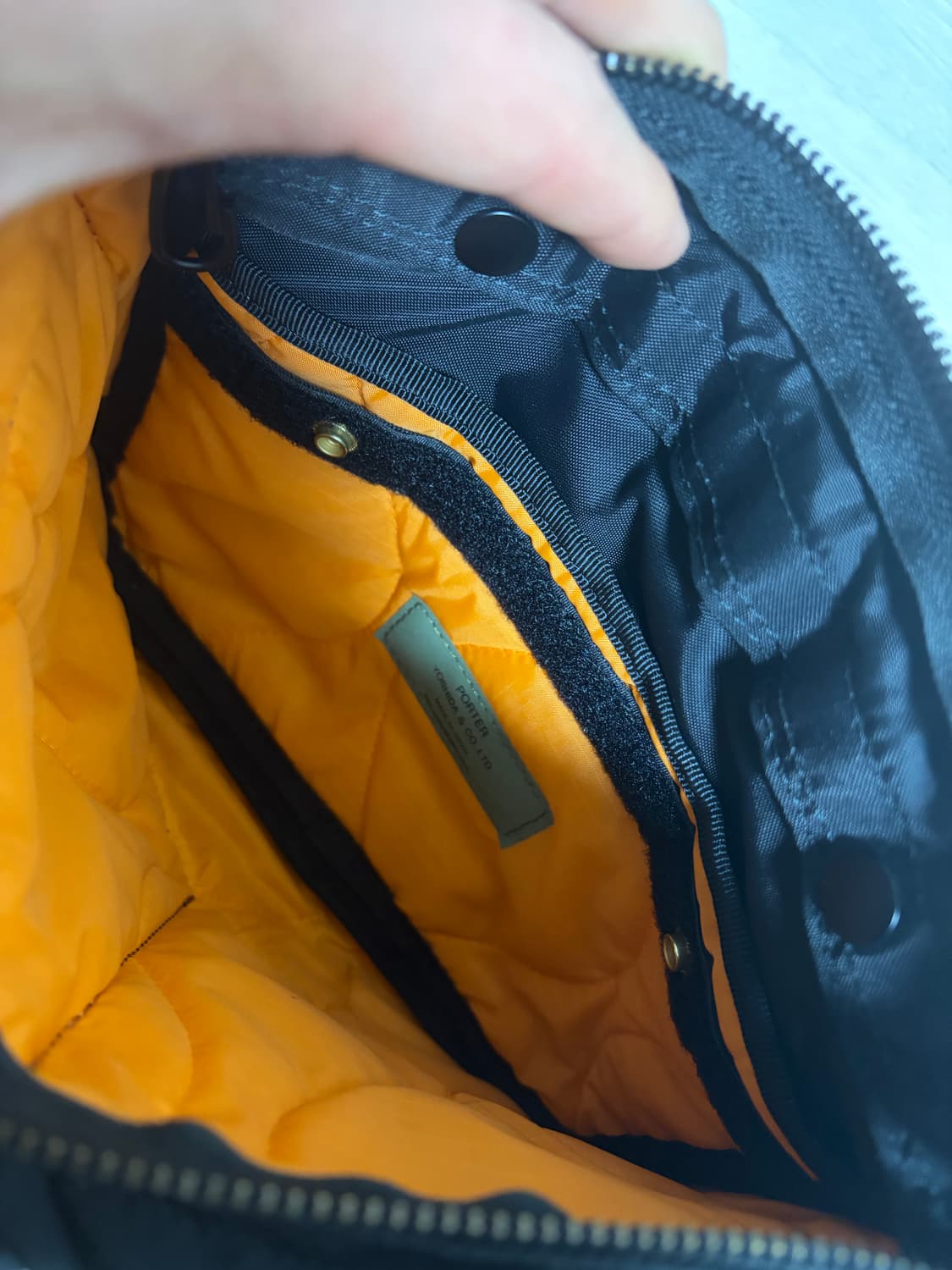 포터 포스 숄더백 블랙 상품이미지3