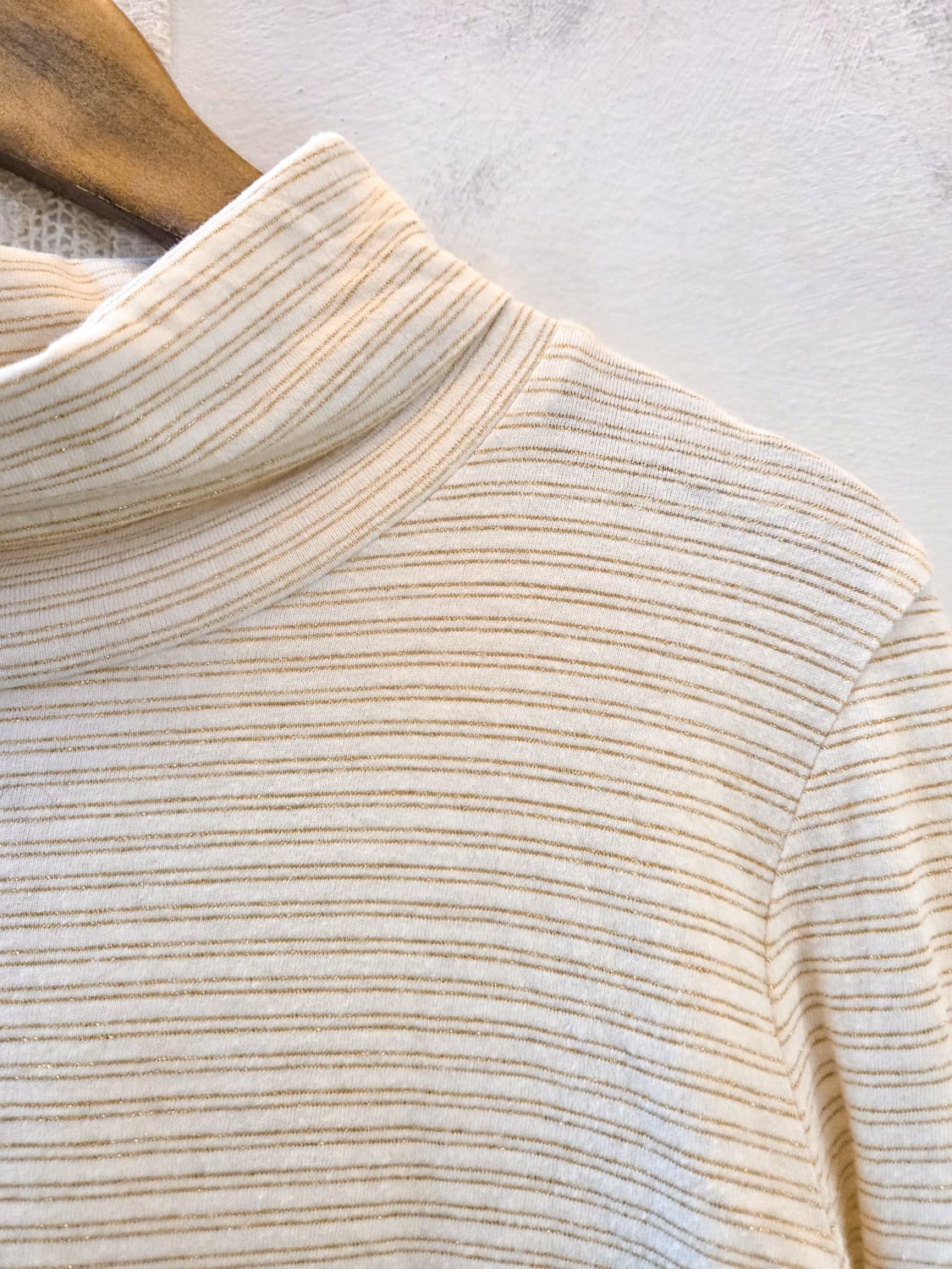 금빛 스트라이프 목폴라 슬리브 상품이미지3