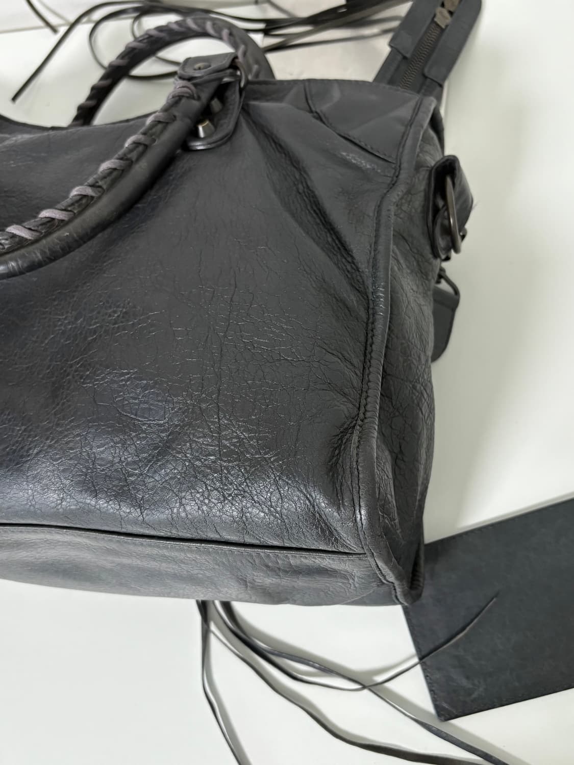 발렌시아가 시티 모터백 다크그레이 상품이미지5