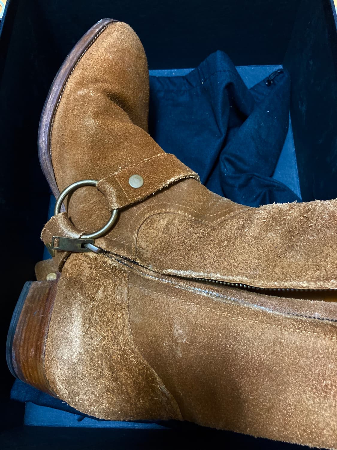 생로랑 15fw 모터사이클 하네스 스웨이드 카멜 43 상품이미지5