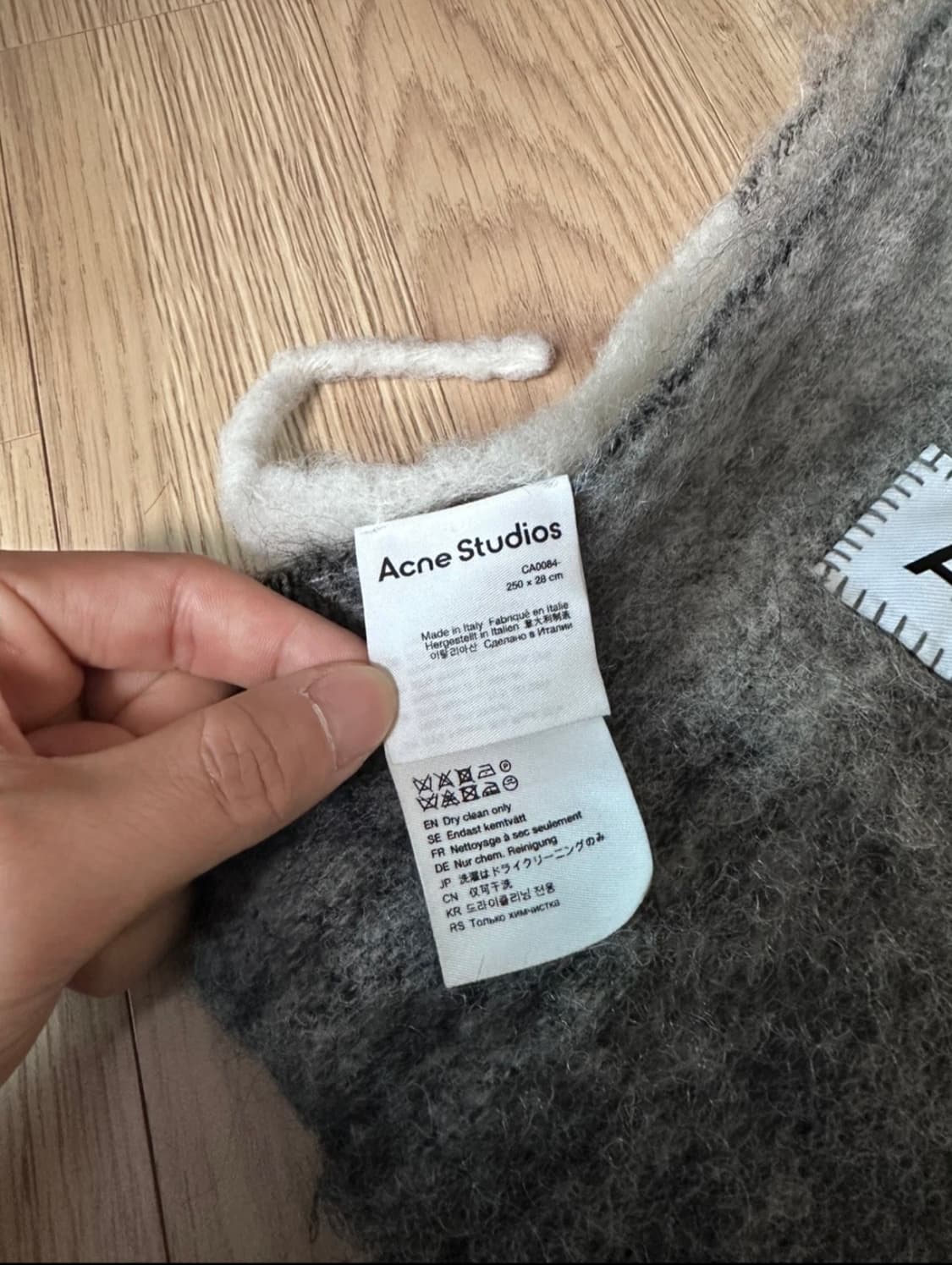 아크네 스튜디오 체크 머플러  상품이미지2