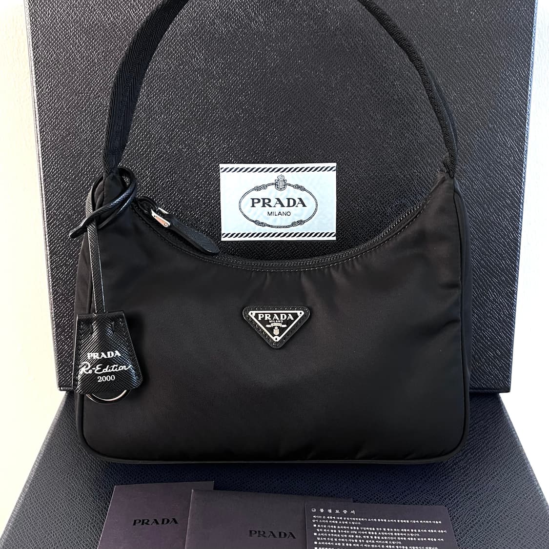 [A급/정품] 프라다 리에디션 2000 블랙 호보백 숄더백 가방 상품이미지1