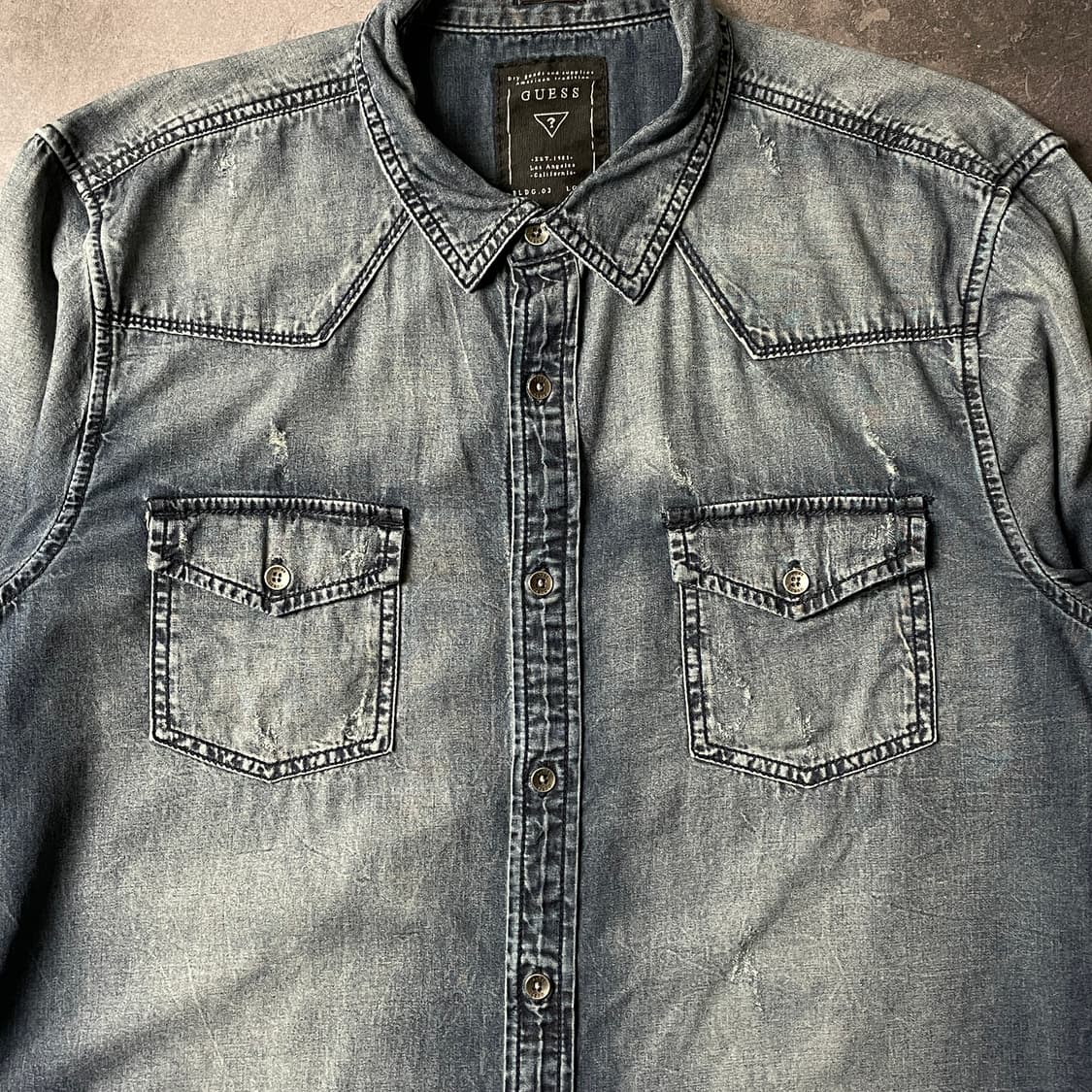 GUESS 게스 빈티지 웨스턴 워싱 코튼 데님 셔츠 A00667 상품이미지3