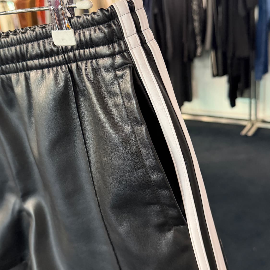 [M] 아디다스 레더 쇼츠 반바지 상품이미지4