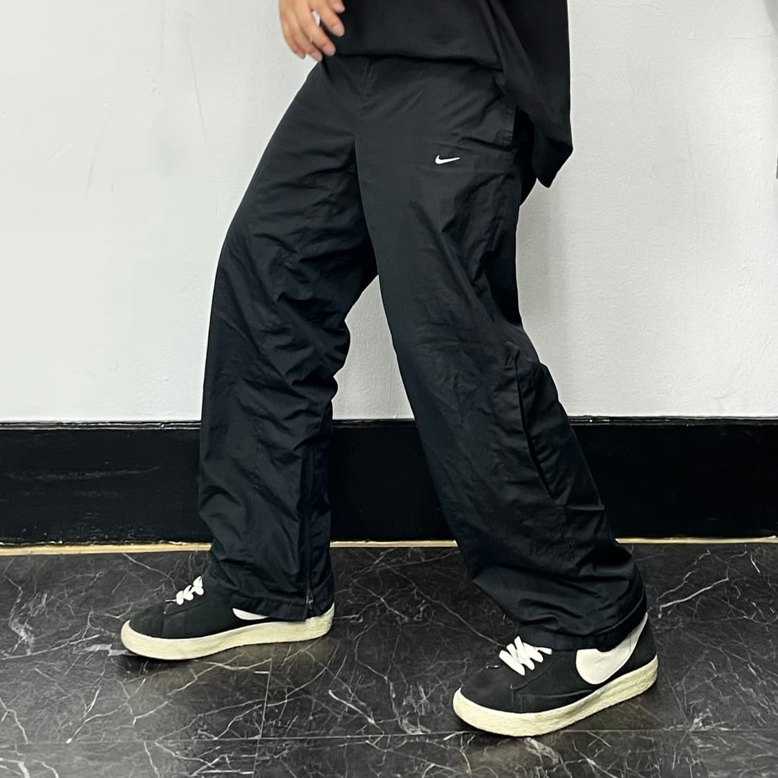 나이키 스우시 블랙 00s 올드스쿨 트랙팬츠 상품이미지1