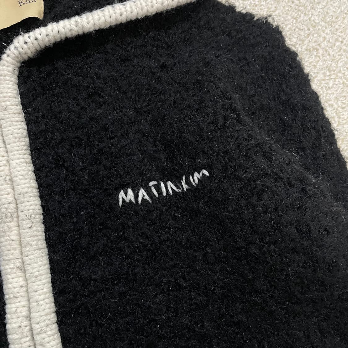 마뗑킴 Matin kim 라인 포인티드 니트 후드집업 상품이미지4