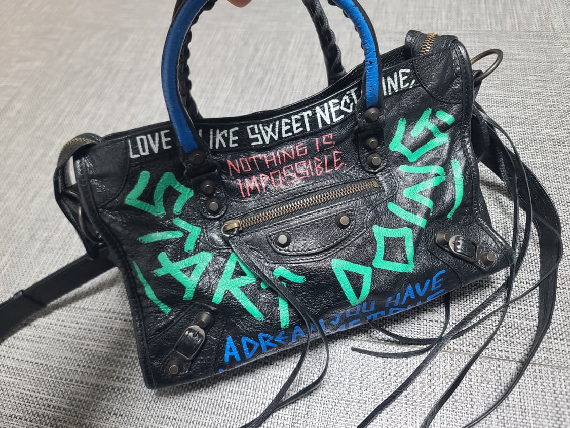 발렌시아가 그래피티 모터백 스몰 블랙 크로스백 토트백 상품이미지1