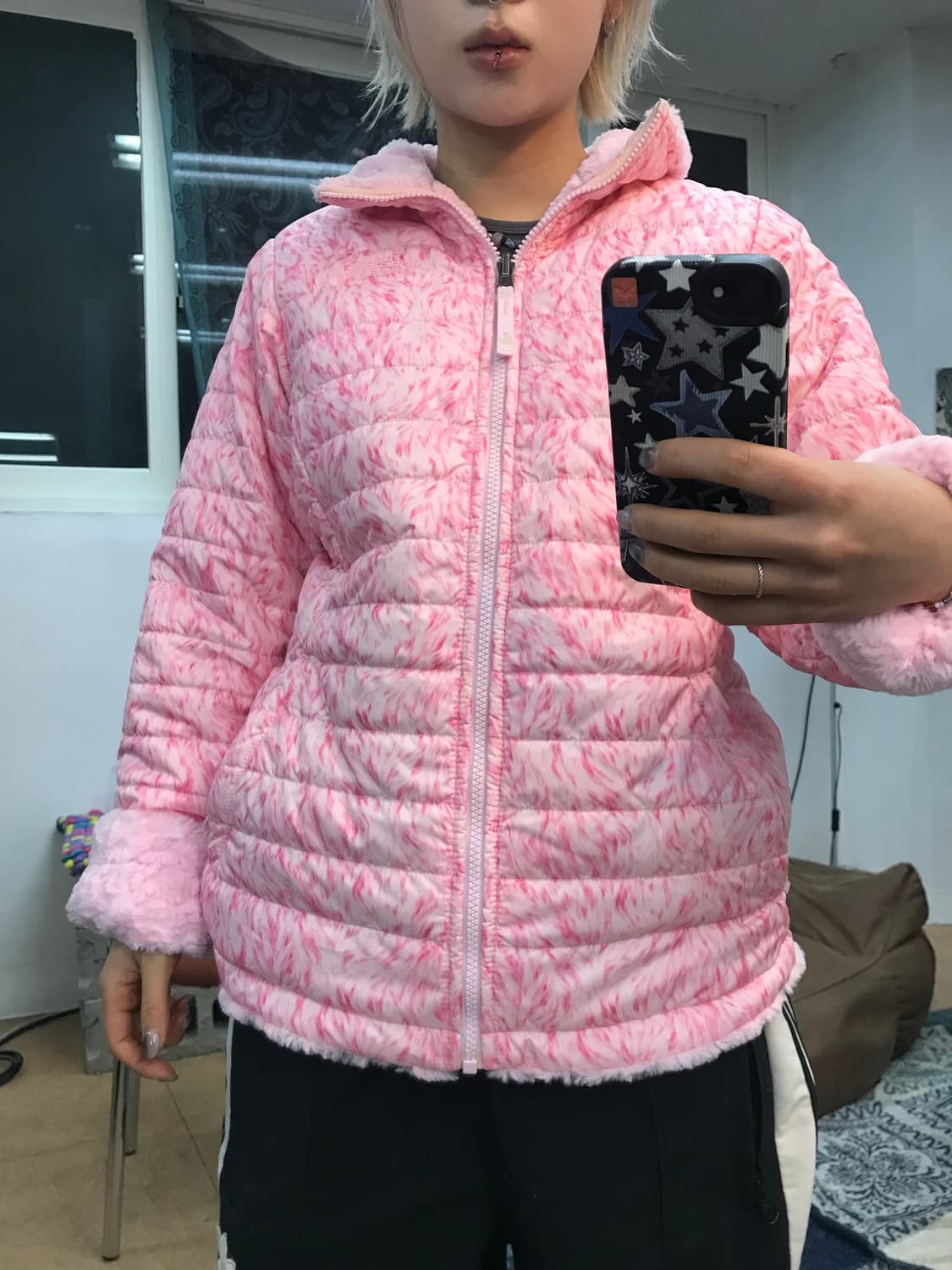 노스페이스 여성 핑크 리버시블 후리스 경량패딩  상품이미지3