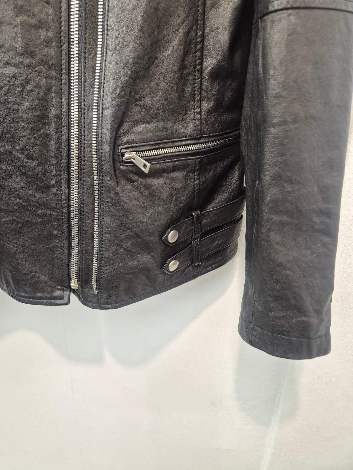 아르덴 블랙 가죽 라이더 자켓 66
 상품이미지4