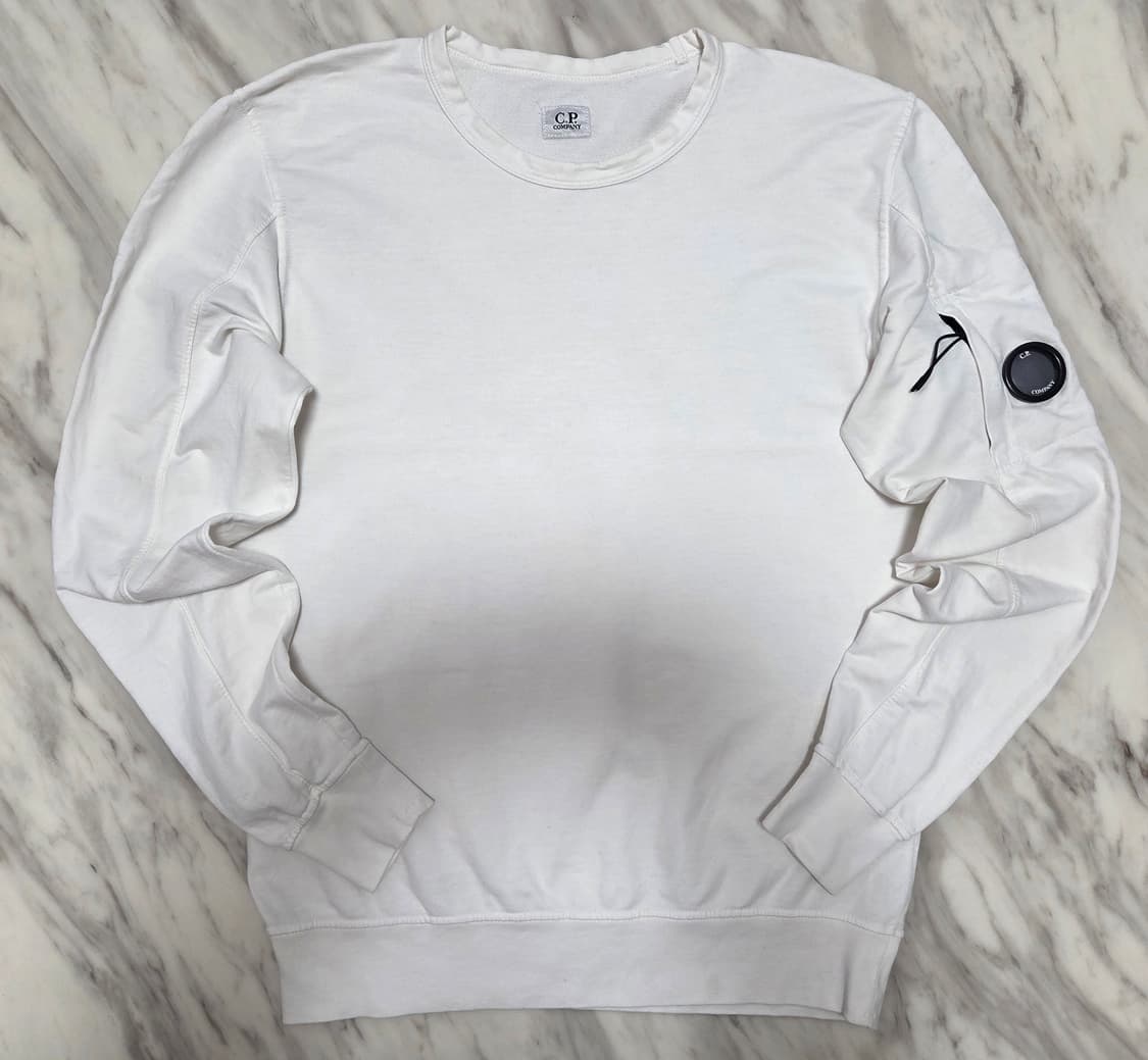 씨피컴퍼니 렌즈 맨투맨 상품이미지1