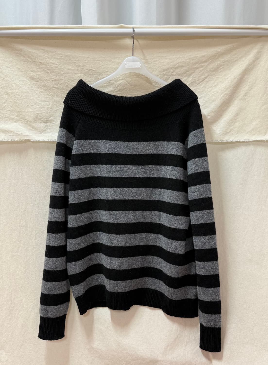 브랜디멜빌 오픈숄더 니트탑 상품이미지1