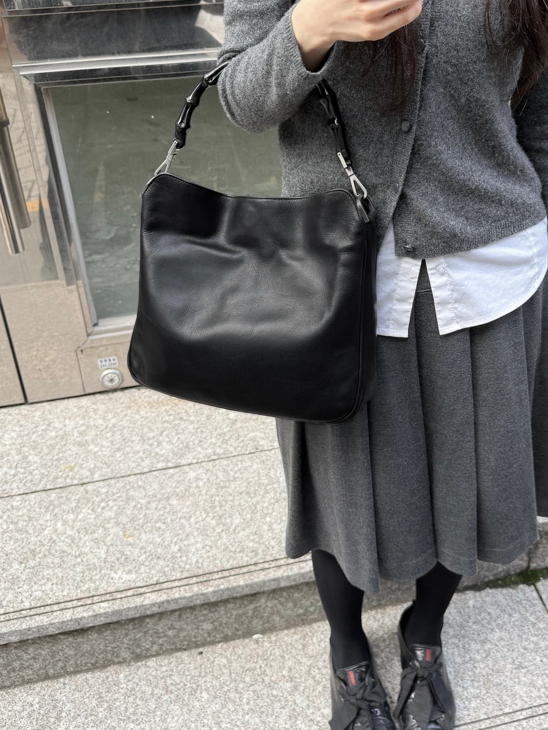 구찌 뱀부 핸들 레더 숄더백 상품이미지1