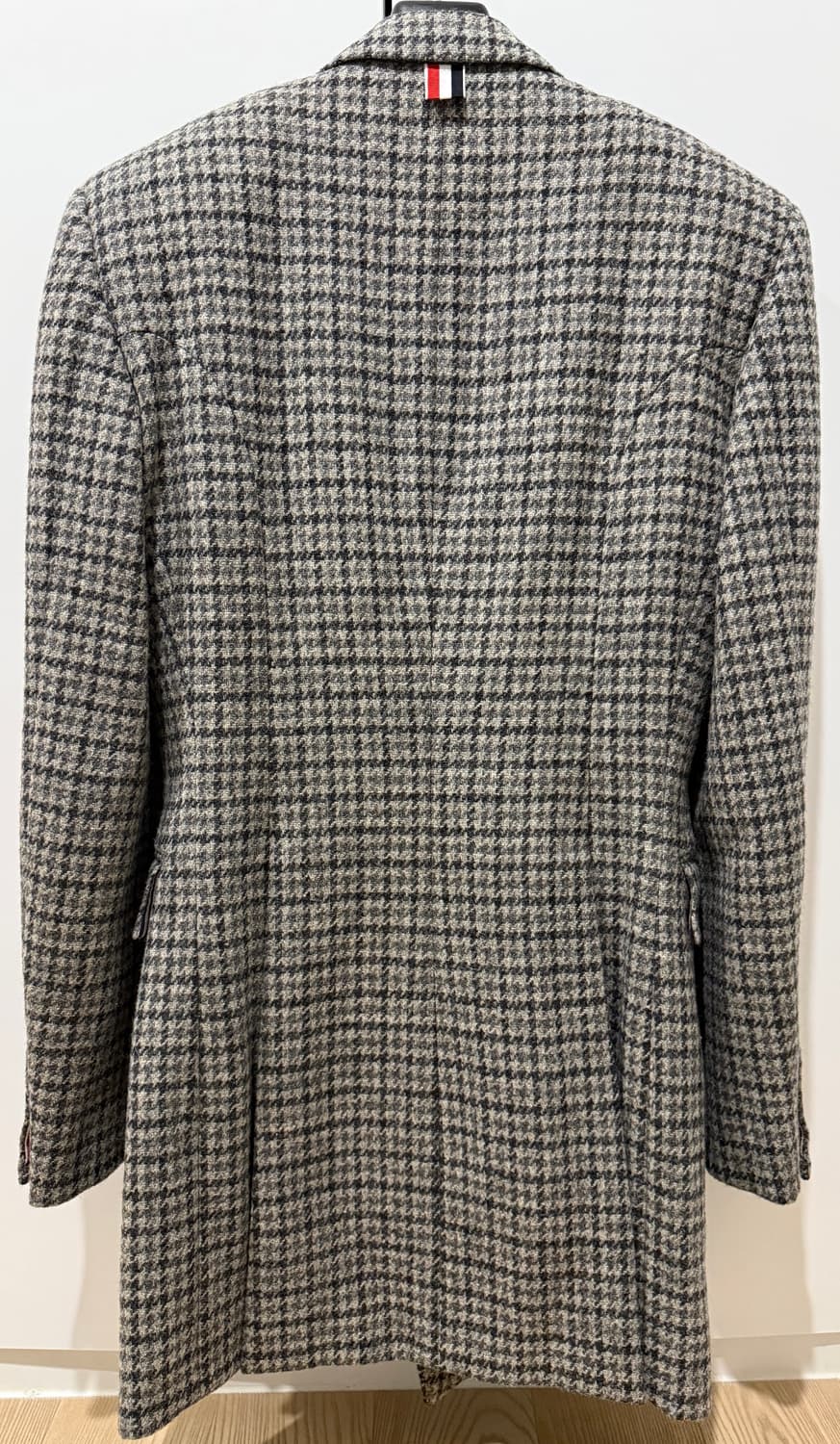 톰브라운 하운드투스 더블 코트 상품이미지5