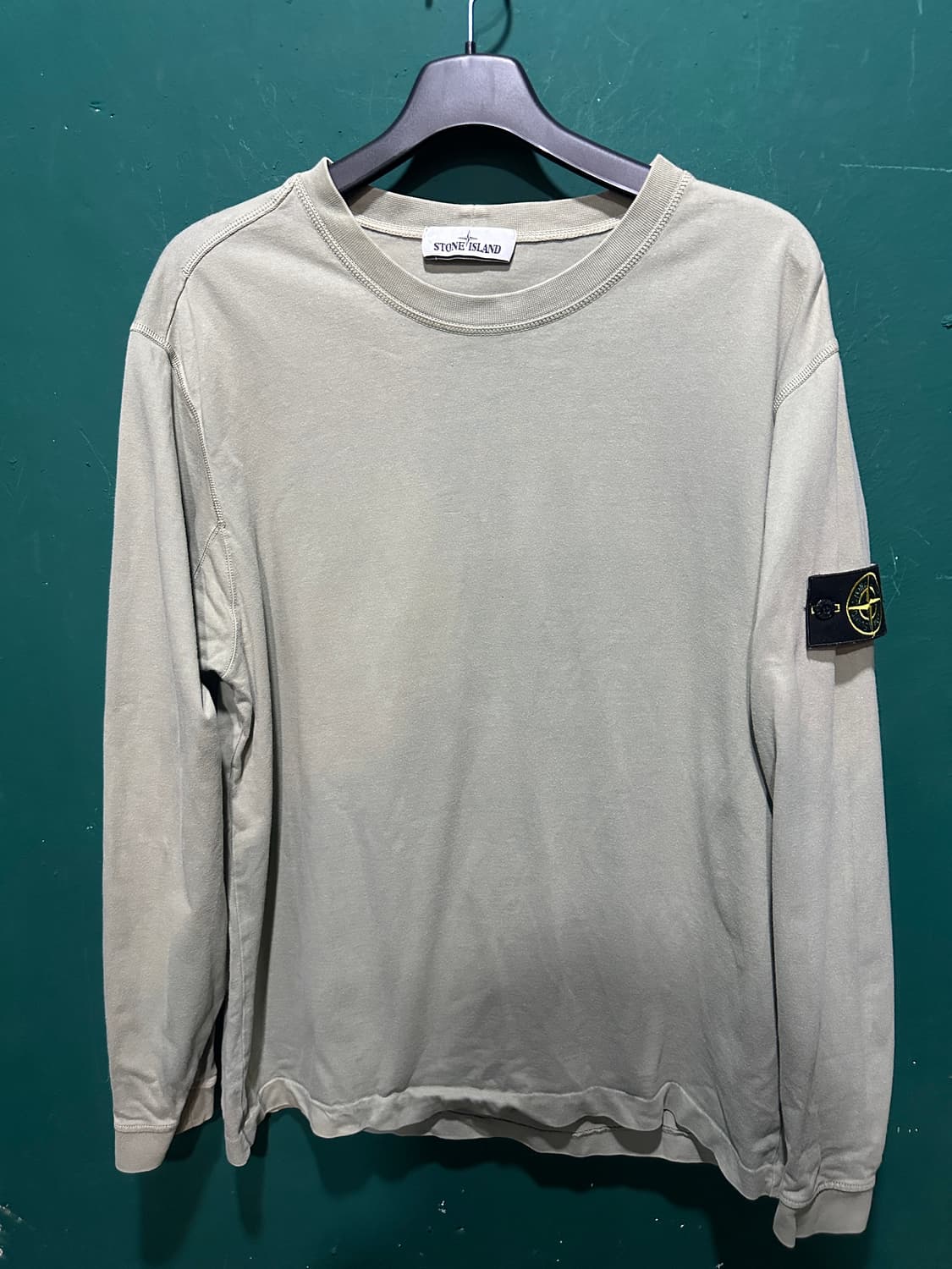 스톤아일랜드 롱슬리브 연카키 XL 상품이미지1