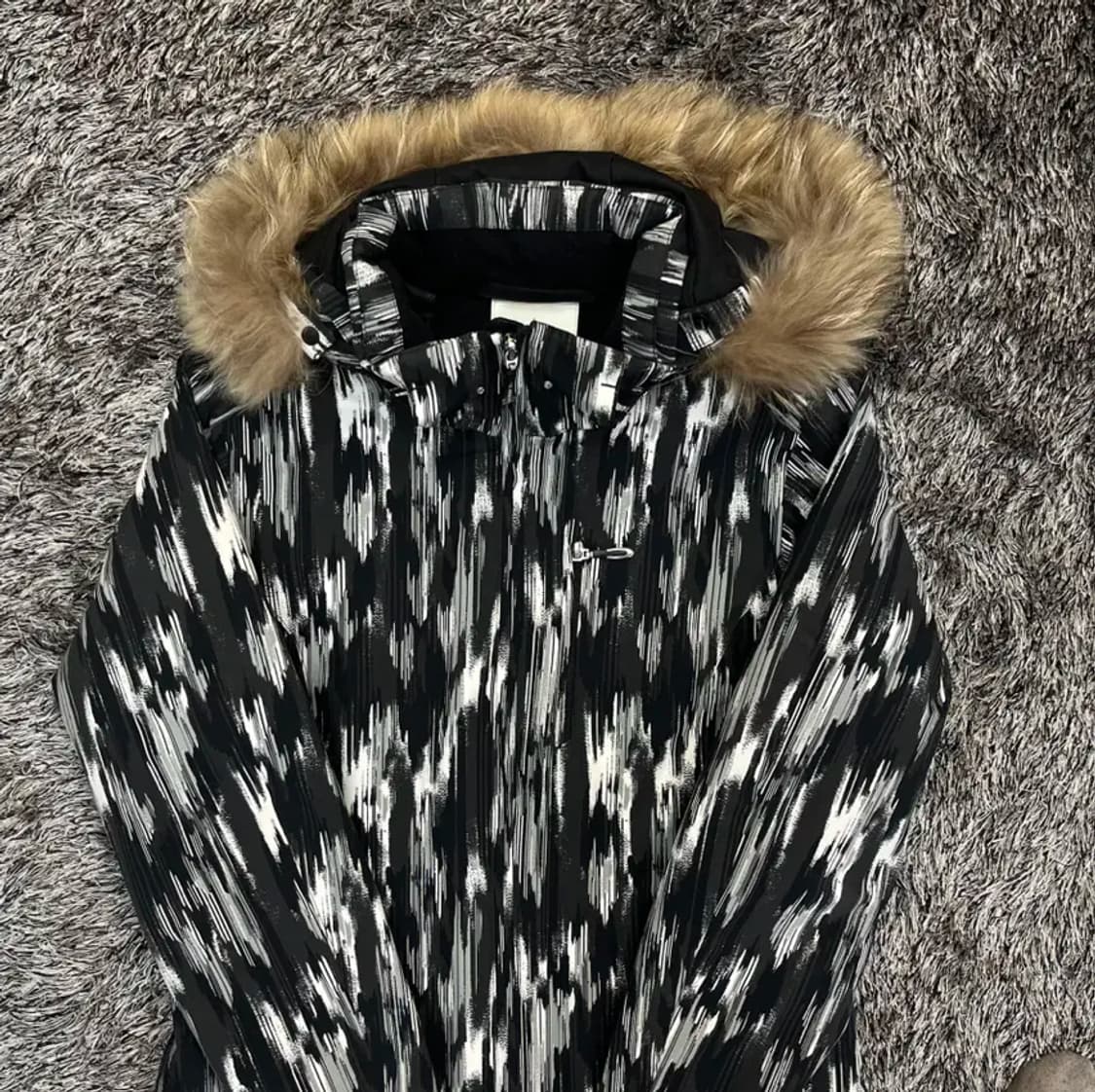 데상트 여성 라쿤 숏패딩 (90) 상품이미지2