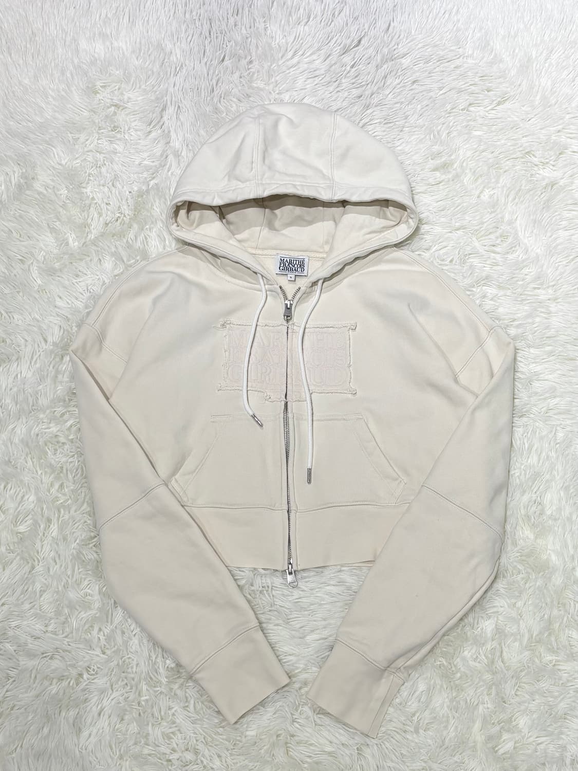 마리떼프랑소와저버 빅로고 크롭 투웨이 후드집업 상품이미지4