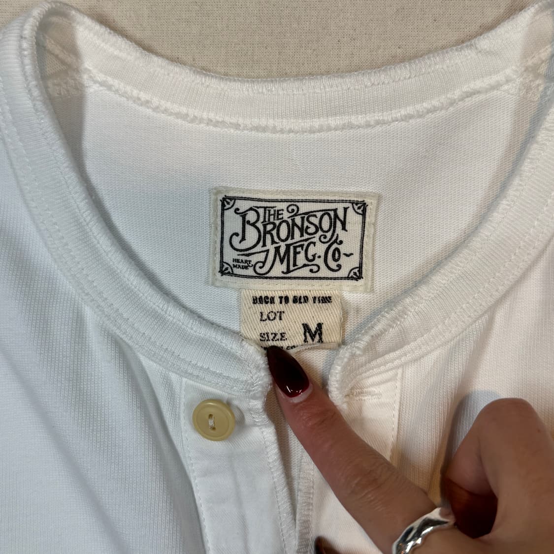 M) BRONSON 브론슨 흰색 헨리넥 긴팔티 상품이미지3