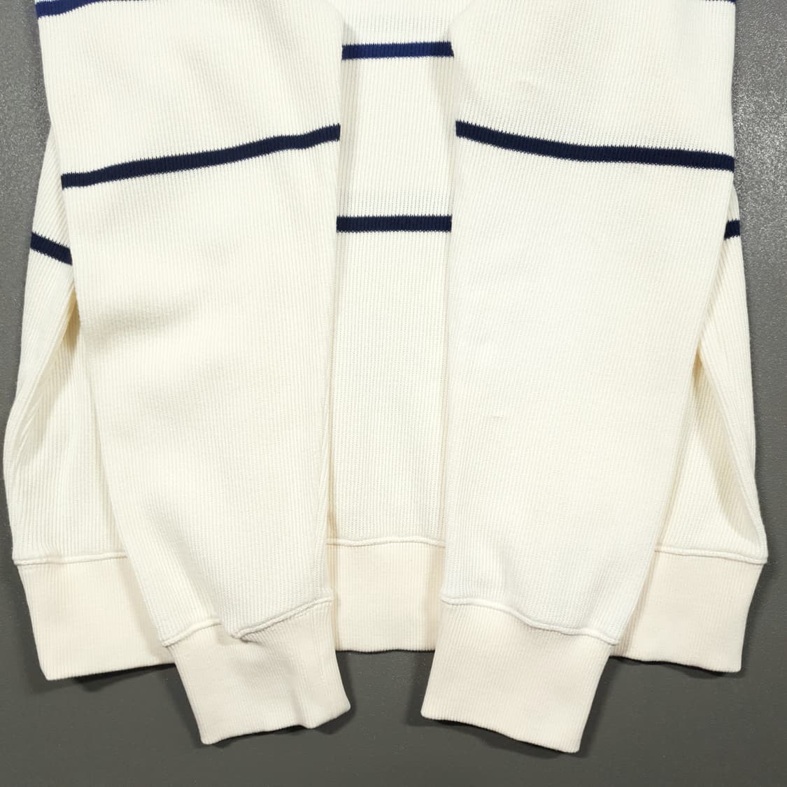 실측 XL) 헤지스 신형 23FW 니트조직 티핑블록 맨투맨 스웨터 크림 상품이미지10