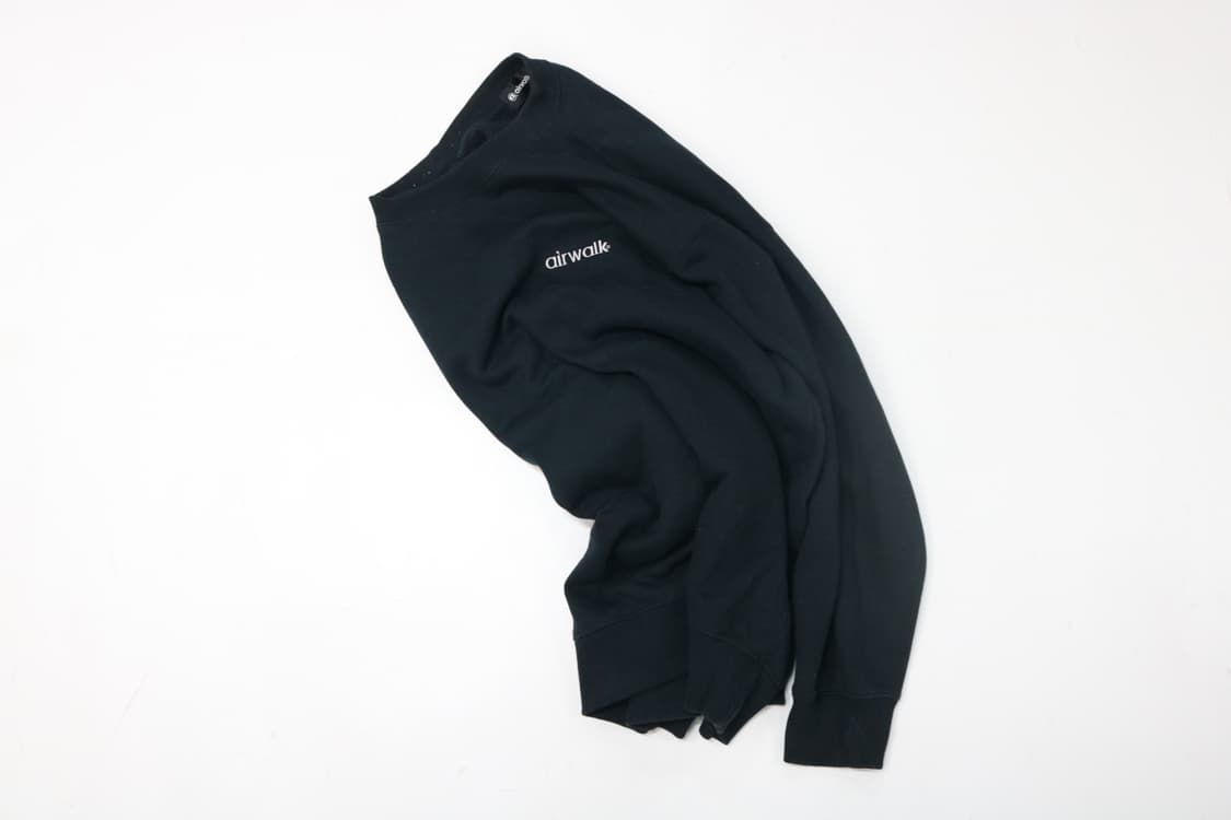 AIRWALK 에어워크 빈티지 미니 로고 자수 블랙 맨투맨 (3L) 상품이미지2