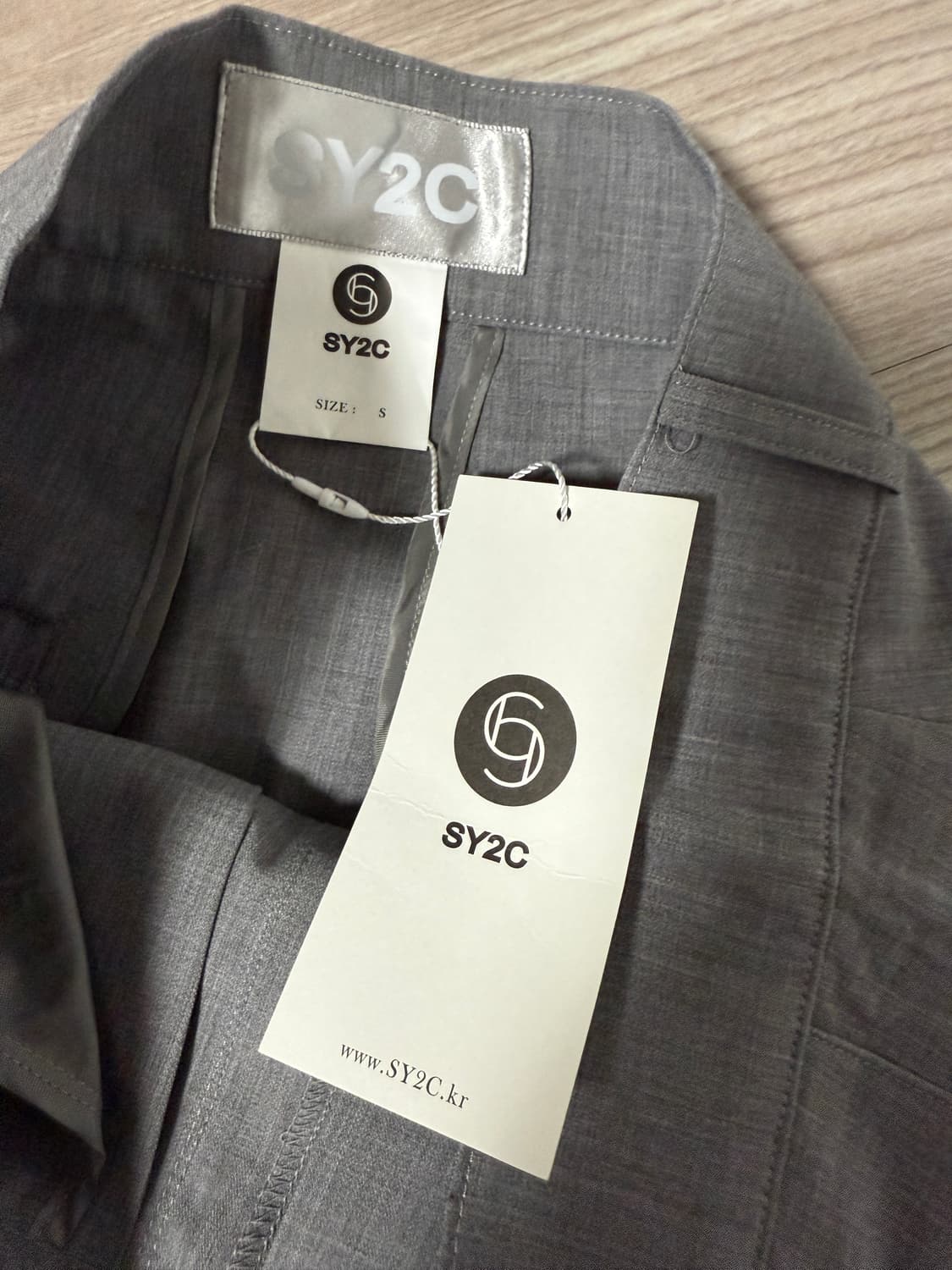 에스와이투씨 트윈 턱 롱 스커트 그레이 상품이미지10