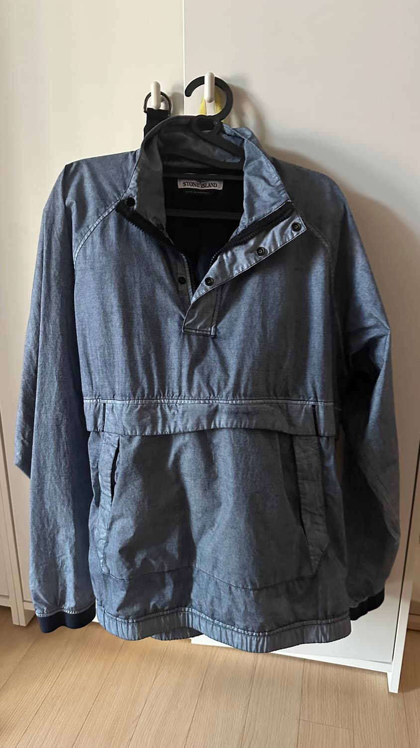 스톤아일랜드 레진 포플린 아노락 엠사이즈 판매 합니다. 상품이미지2