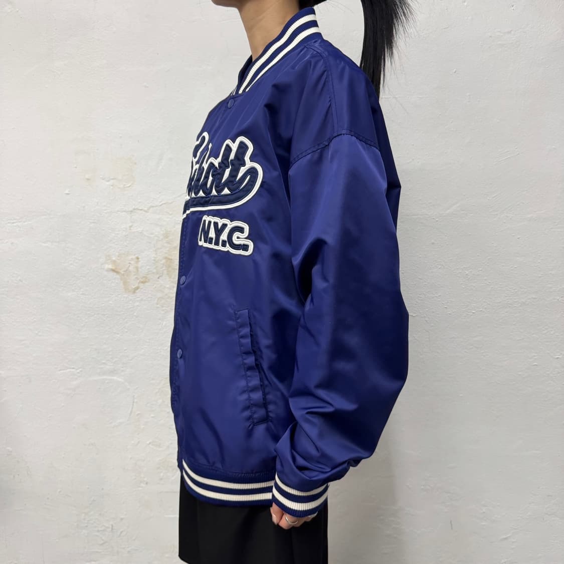 쇼트(Schott) 22ss 블루컬러 스펠링 로고 나일론 바시티 자켓 상품이미지2