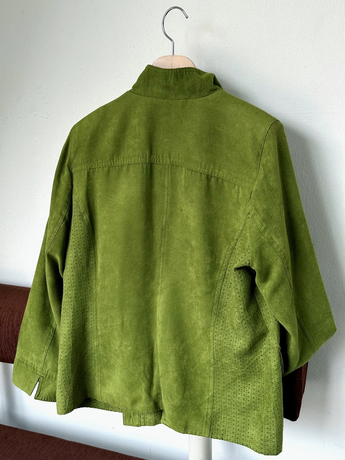 Vegan suede over shoulder blouson 상품이미지5
