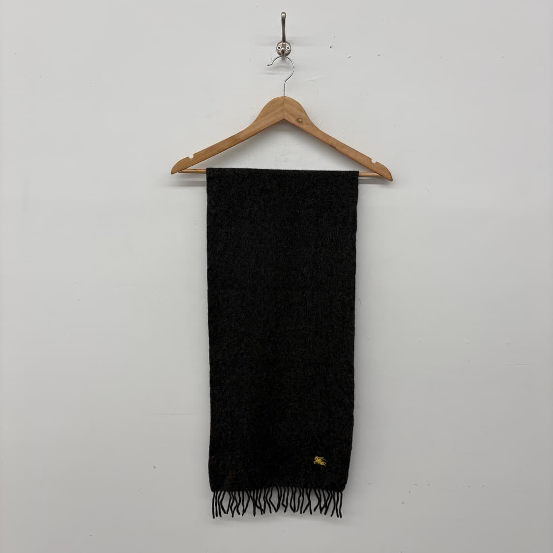 버버리 캐시미어 차콜 머플러 상품이미지1