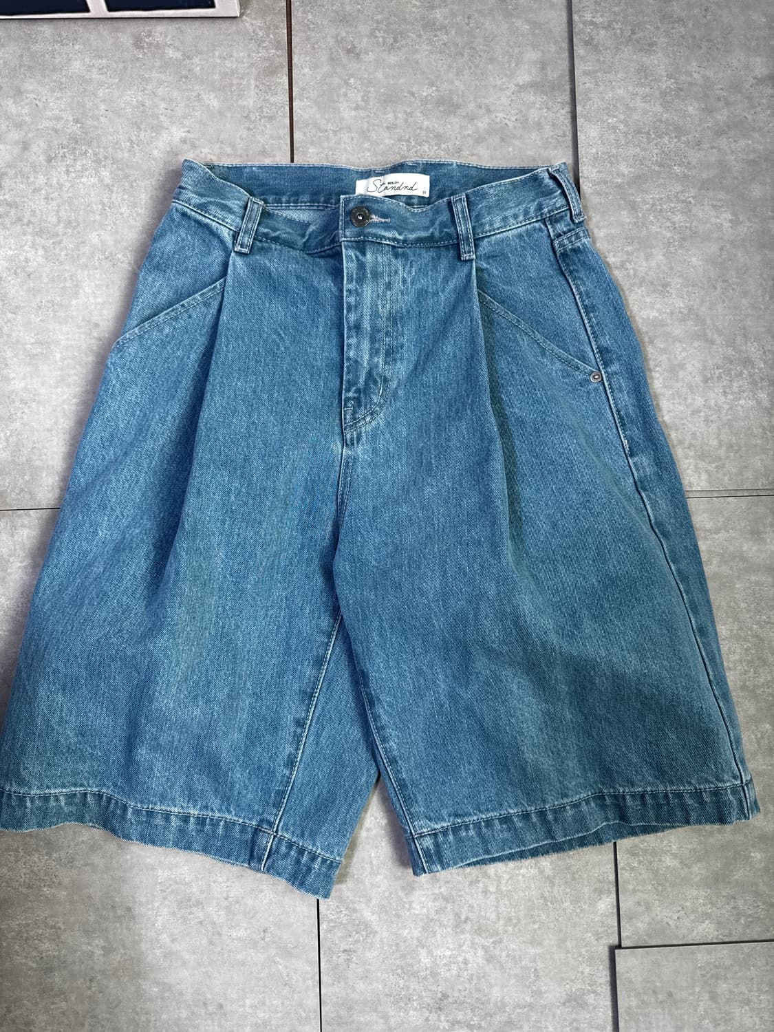 비슬로우 버뮤다 데님 28사이즈 팝니다 상품이미지1