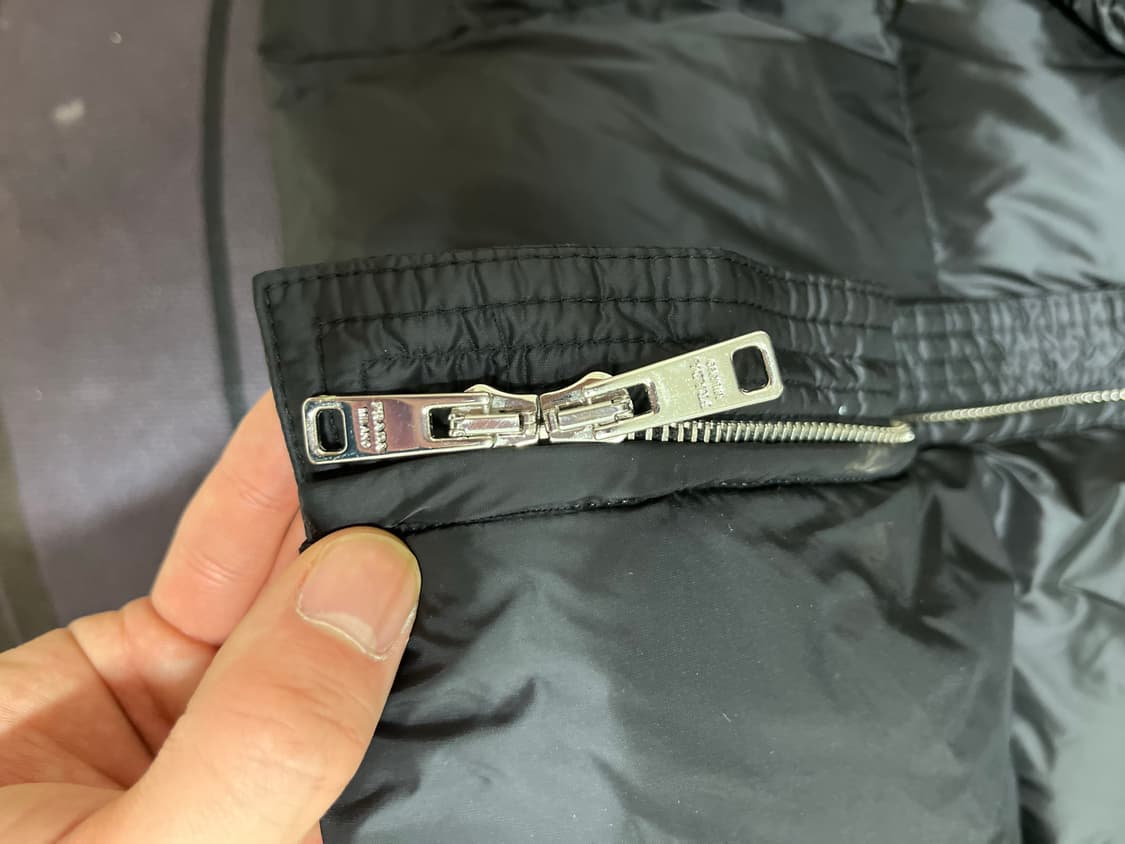 프라다 여성 리나일론 후드 패딩점퍼 상품이미지3