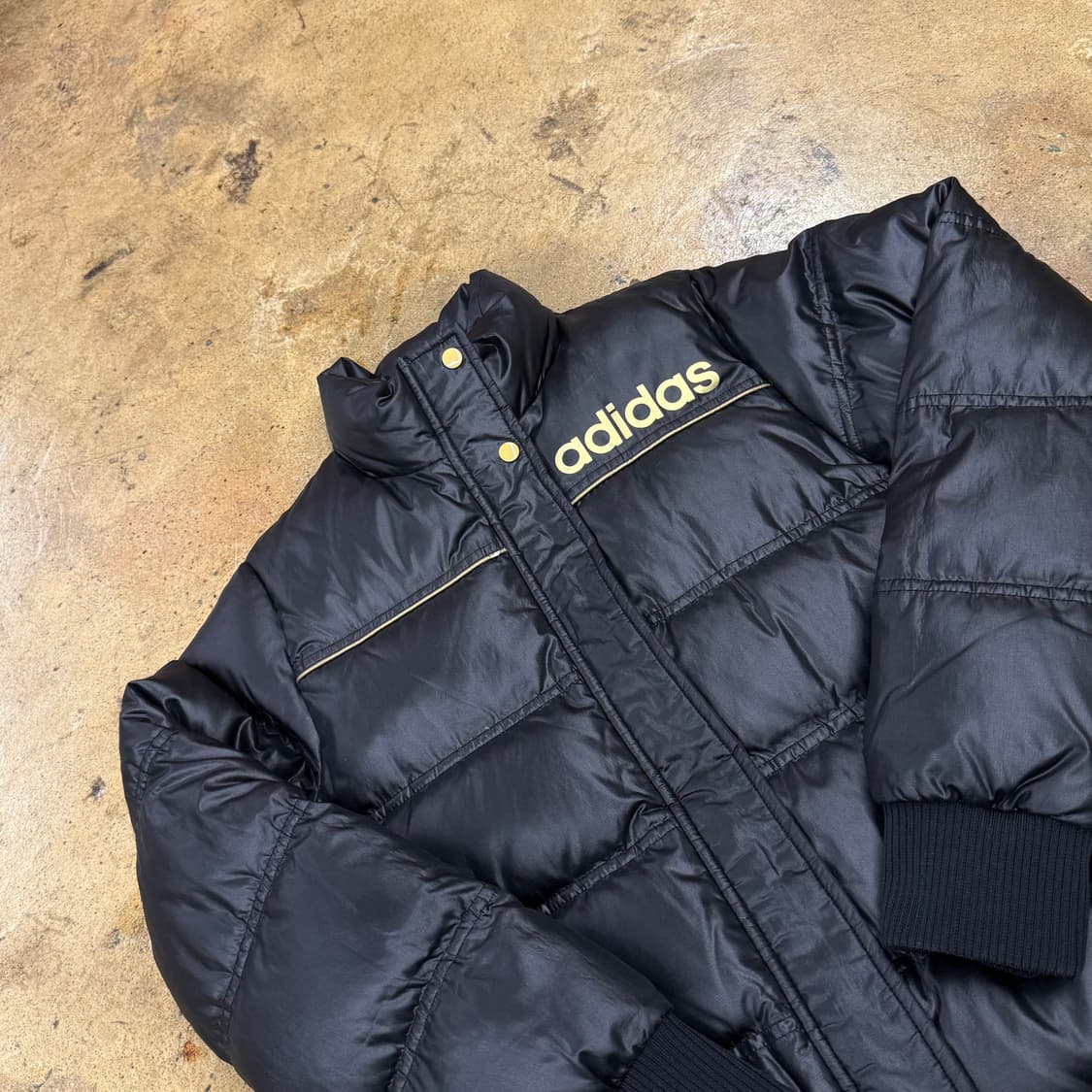아디다스 검금 블랙 아디다스 숏패딩 90 상품이미지1