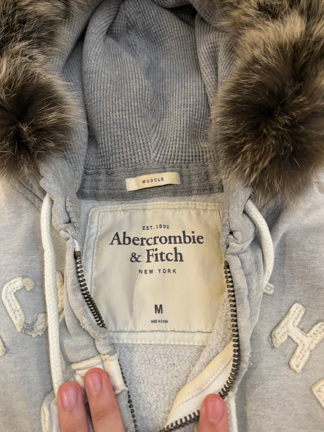 아베크롬비 y2k 울프죠 퍼 후드집업 빈티지 그레이 상품이미지5