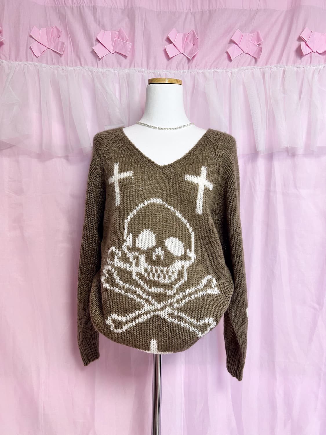 빈티지 펑크갸루 스컬 오프숄더 니트 상품이미지1