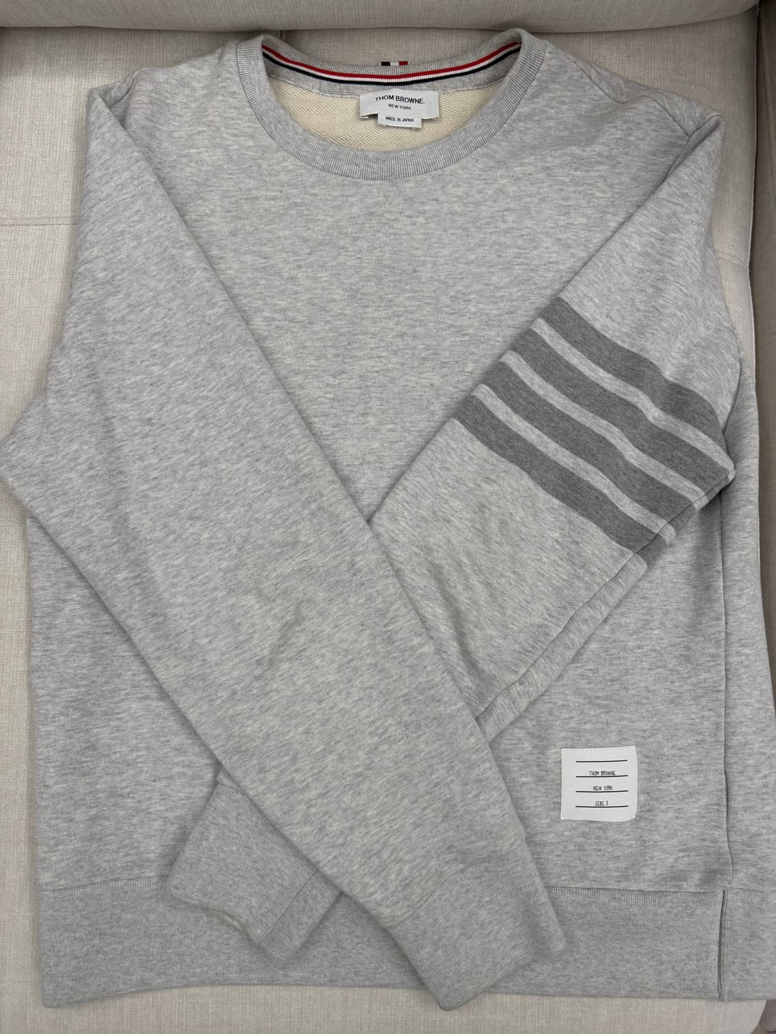 S급 톰브라운 회색 삼선 맨투맨 급처 상품이미지1