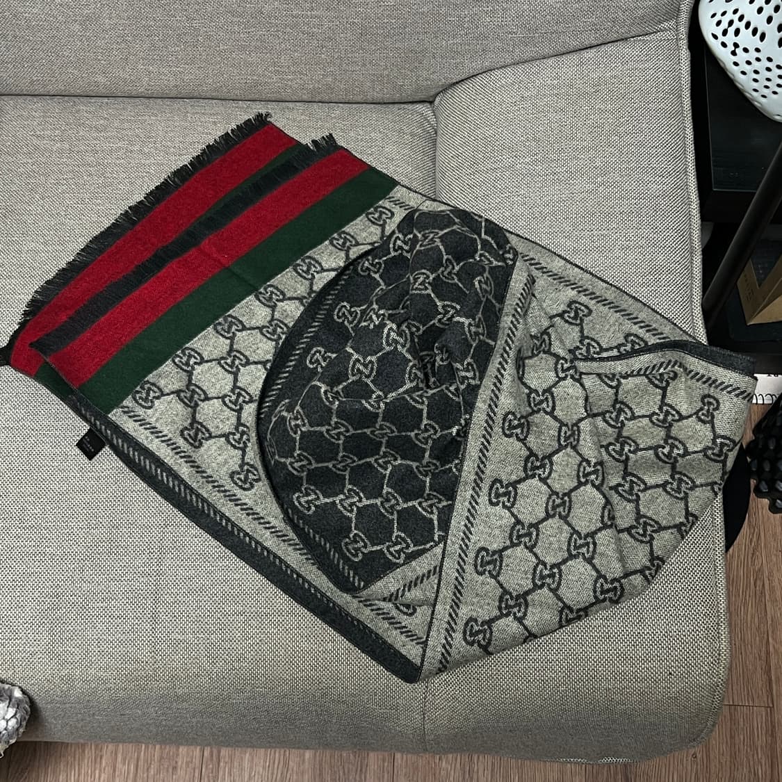 구찌 스타일 머플러 길이: 160 폭: 32 상품이미지1