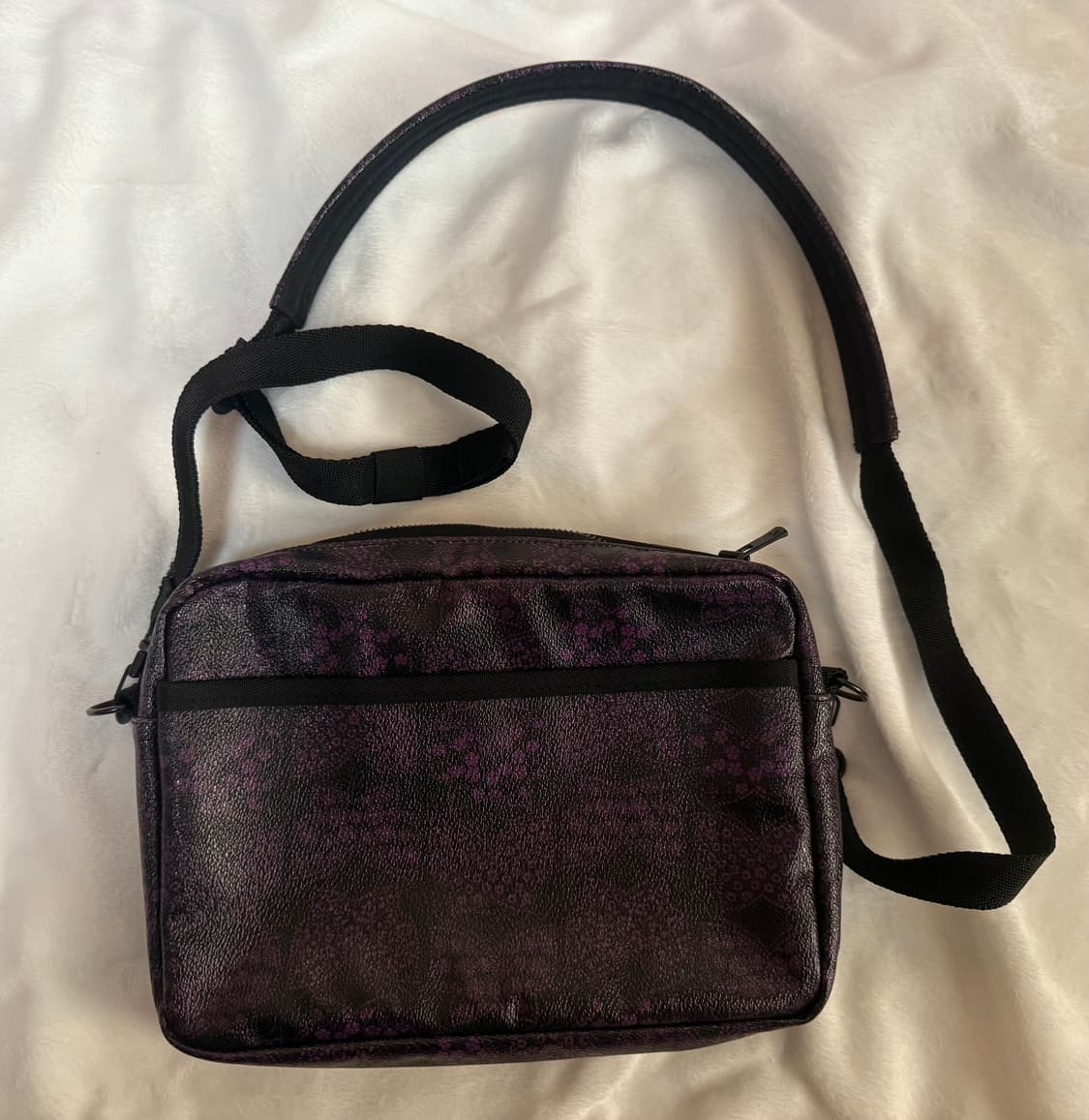 니들스 pvc 빠삐용 숄더백 상품이미지2