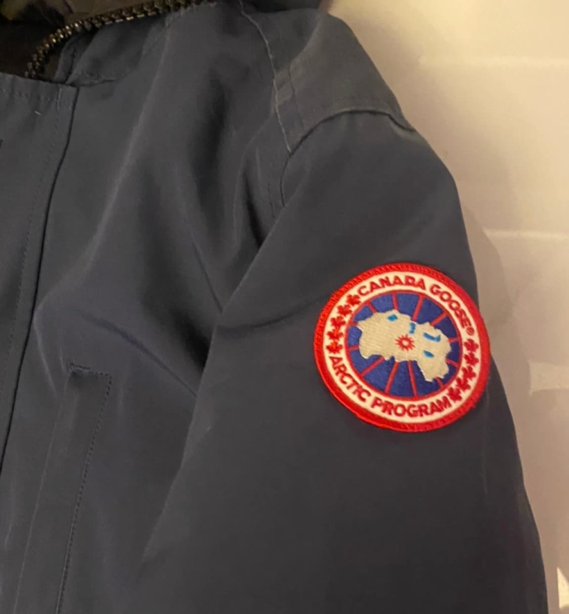 [정품] 캐나다구스 클래식 다운 패딩 네이비 XS 상품이미지2