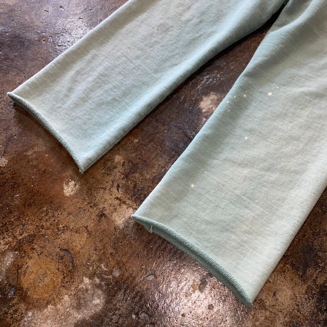 (L) bowwow 바우와우 페인트 에이징 스웻팬츠 상품이미지3