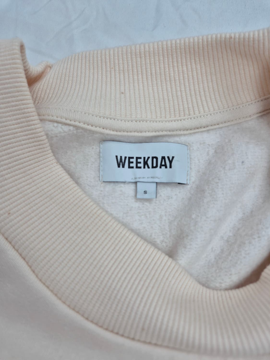 WEEKDAY 크림 패턴 스웻셔츠 상품이미지3