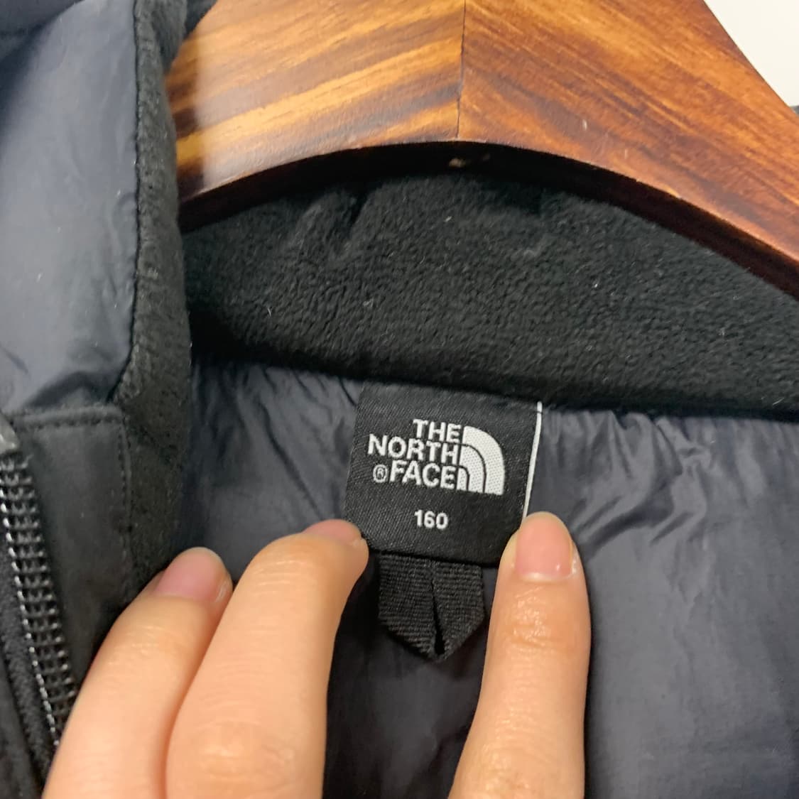 노스페이스 자수로고 블랙 후드 패딩 상품이미지8