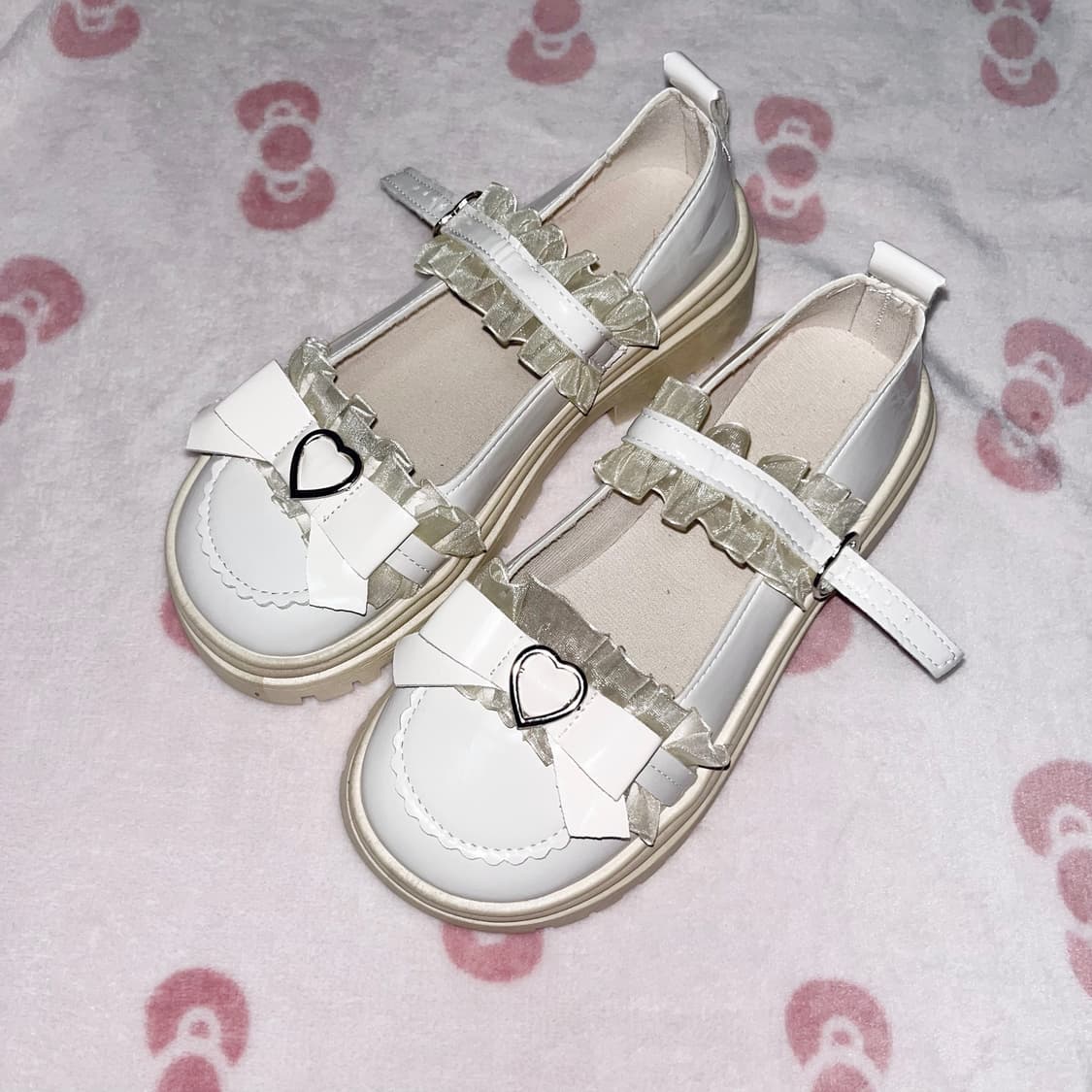 히메갸루 화이트 레이스 하트 구두 로퍼 상품이미지1