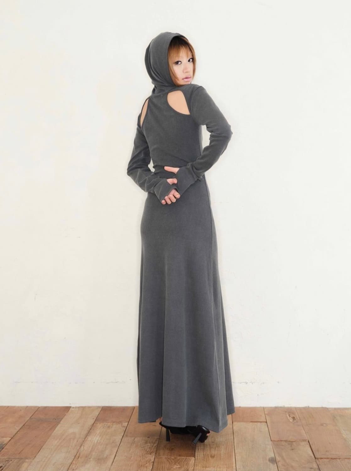 익스파이어드걸 맥시 후드 드레스 차콜  상품이미지3