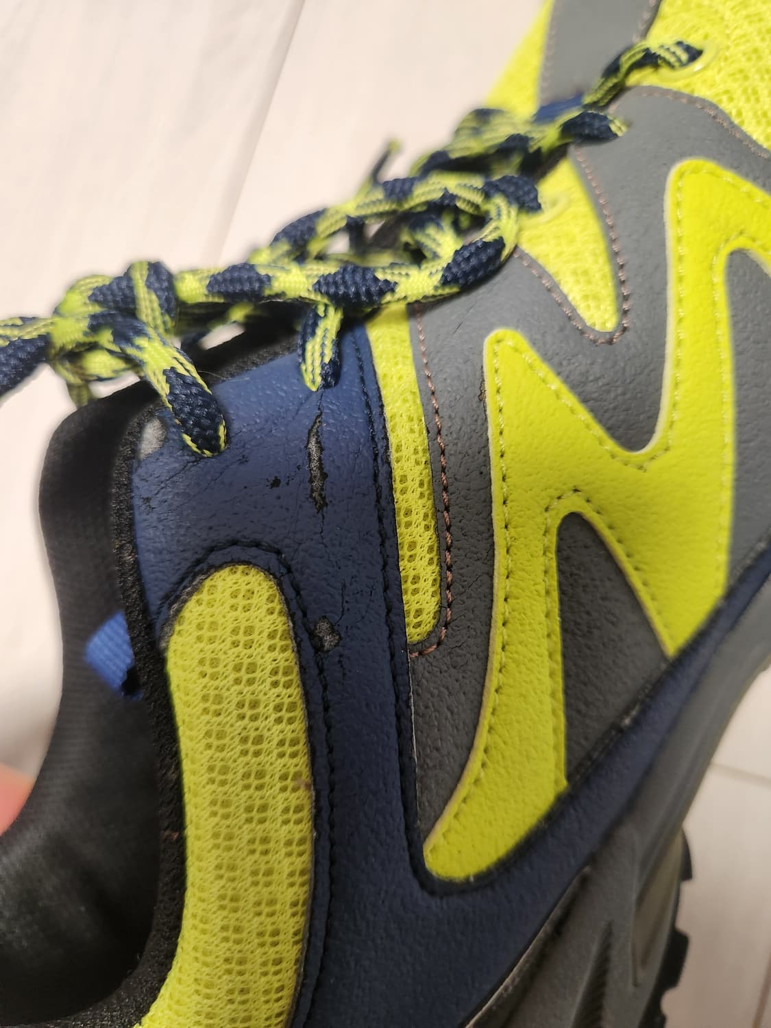 험멜 경량 등산화 트레킹화 사이즈270

사진처럼 바닥 닳음 전혀없이 전 상품이미지8