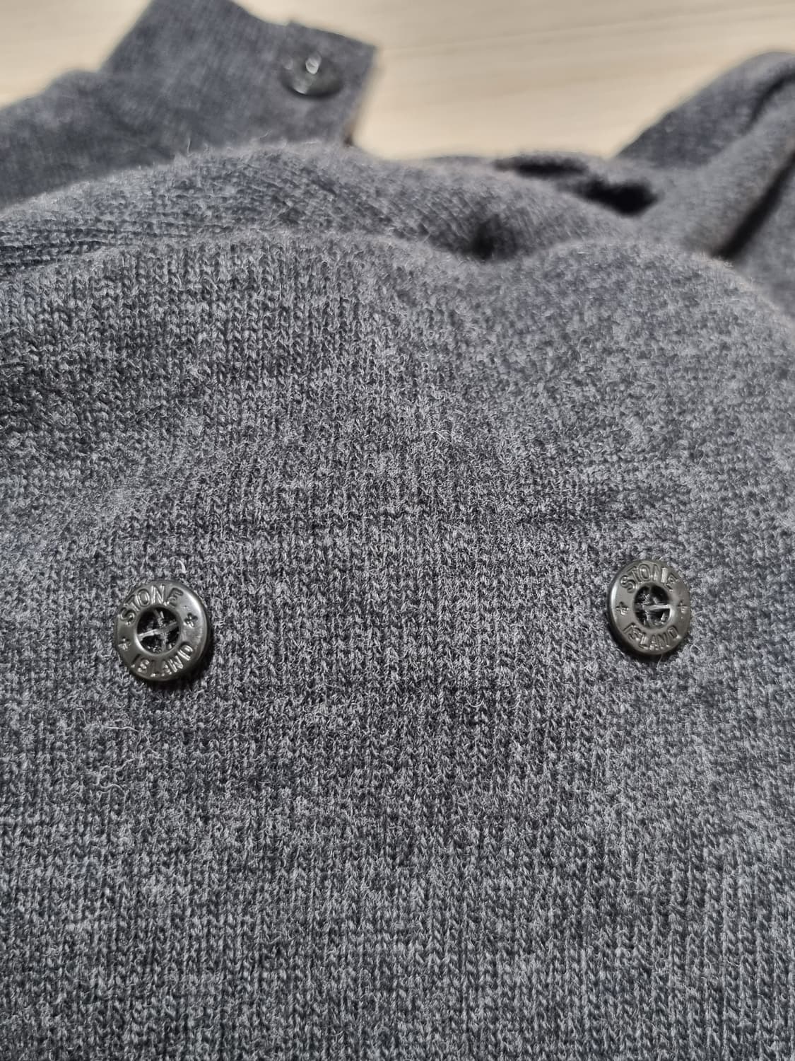 스톤아일랜드 반집업 니트 상품이미지5